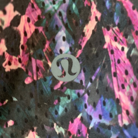 lululemon athletica Run Times Athletic Shorts size 8 EUC - Picture 5 of 8